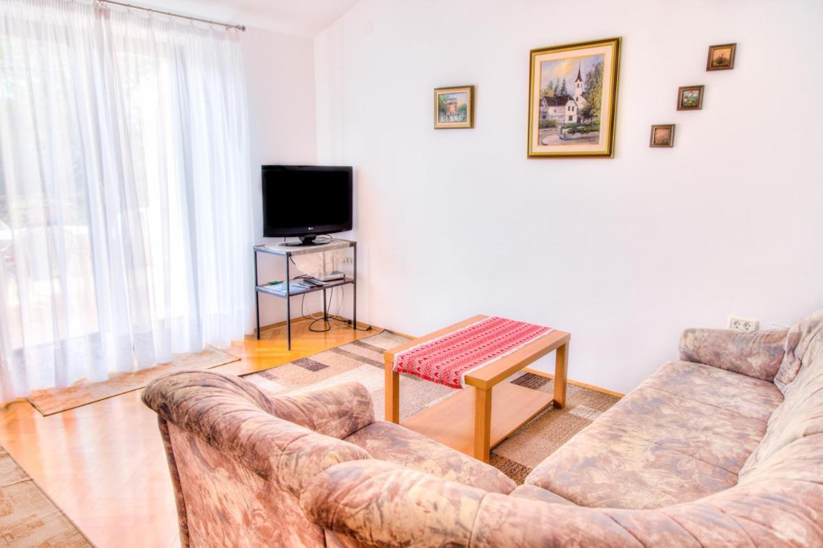 Apartment Josip 2011 Fažana Buitenkant foto