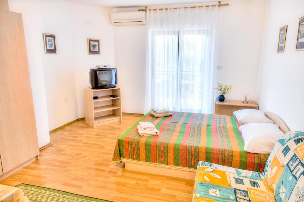 Apartment Josip 2011 Fažana Buitenkant foto