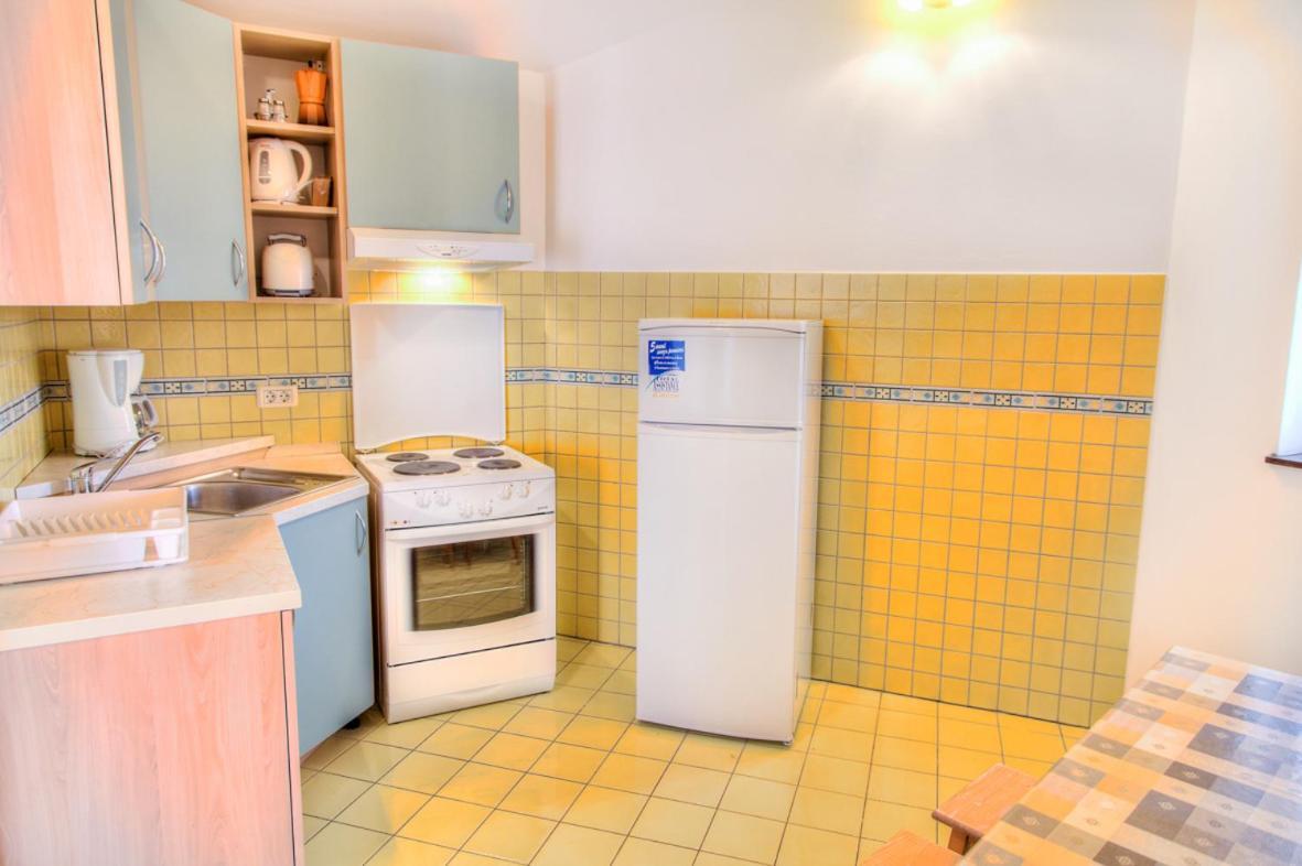 Apartment Josip 2011 Fažana Buitenkant foto