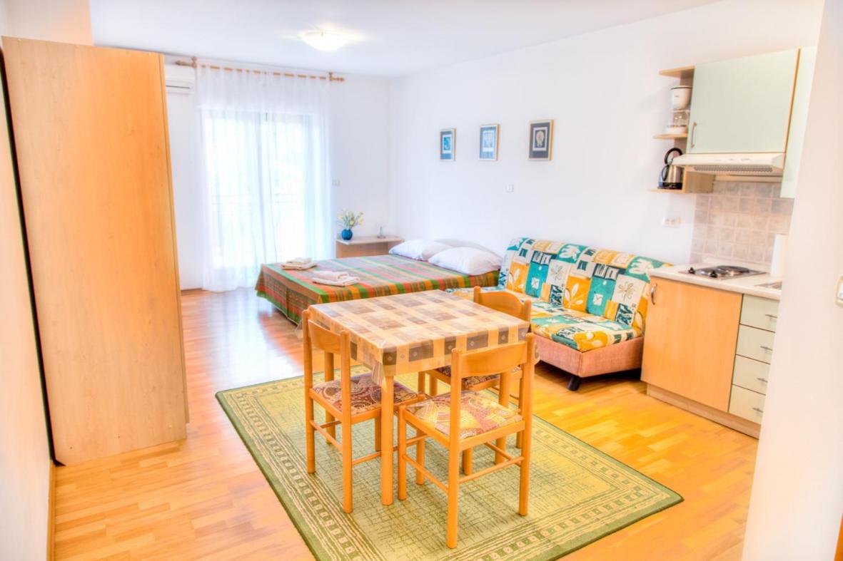 Apartment Josip 2011 Fažana Buitenkant foto